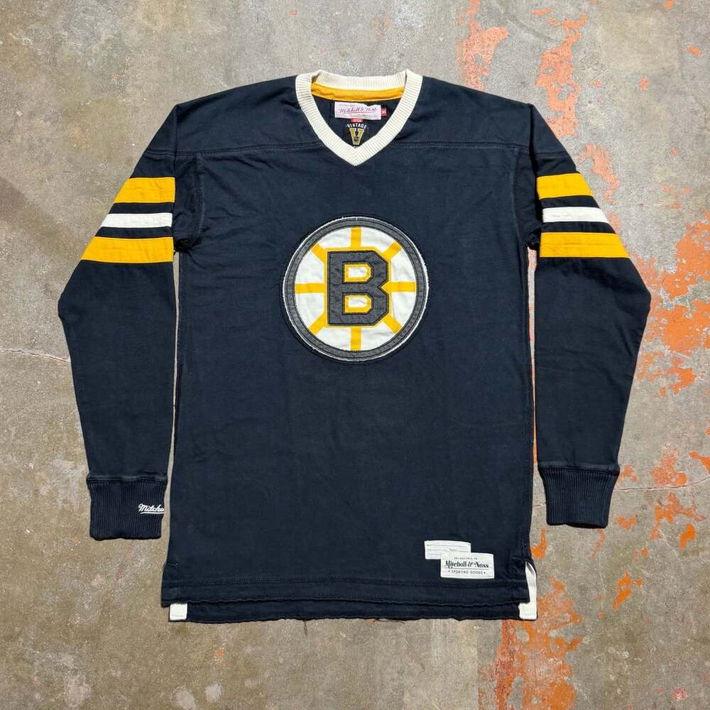 Mitchell & Ness Boston Bruins Vintage Hockey Heavyweight Long Sleeve Jersey